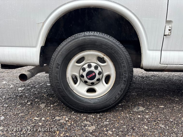 image for item EA4477 2016 GMC Savana G2500 van