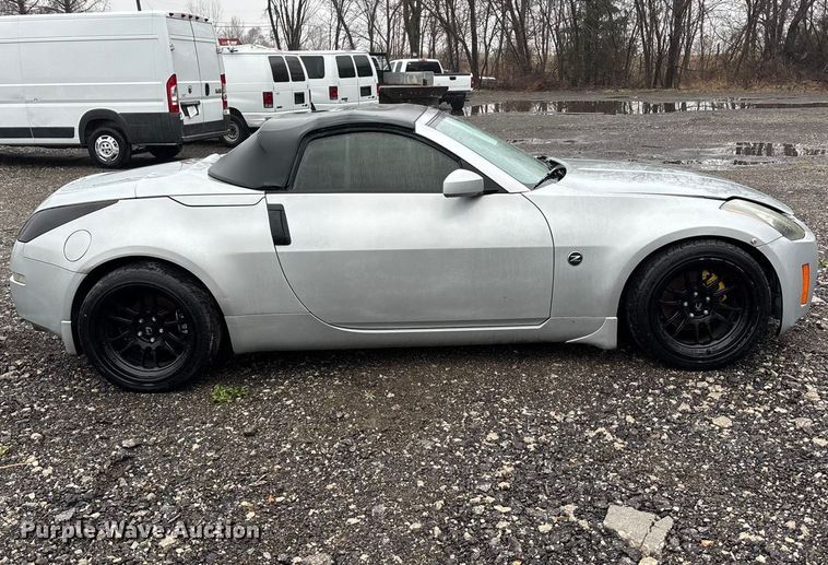 image for item EA4478 2004 Nissan 350Z convertible