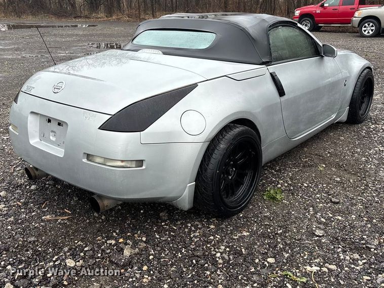 image for item EA4478 2004 Nissan 350Z convertible