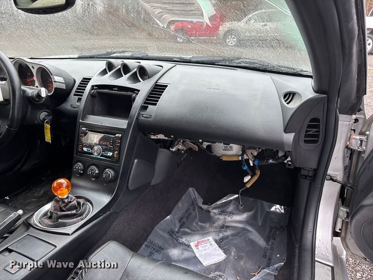 image for item EA4478 2004 Nissan 350Z convertible