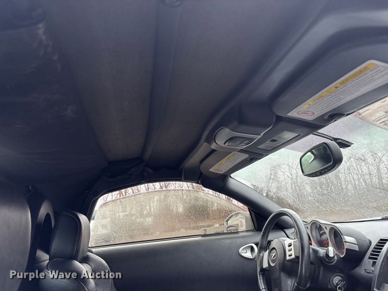 image for item EA4478 2004 Nissan 350Z convertible