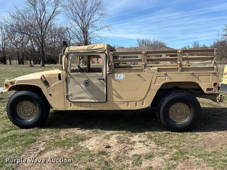 image for item EA4566 2007 AM General M1097R1 SUV