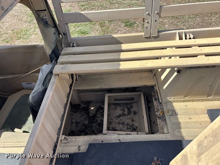 image for item EA4566 2007 AM General M1097R1 SUV