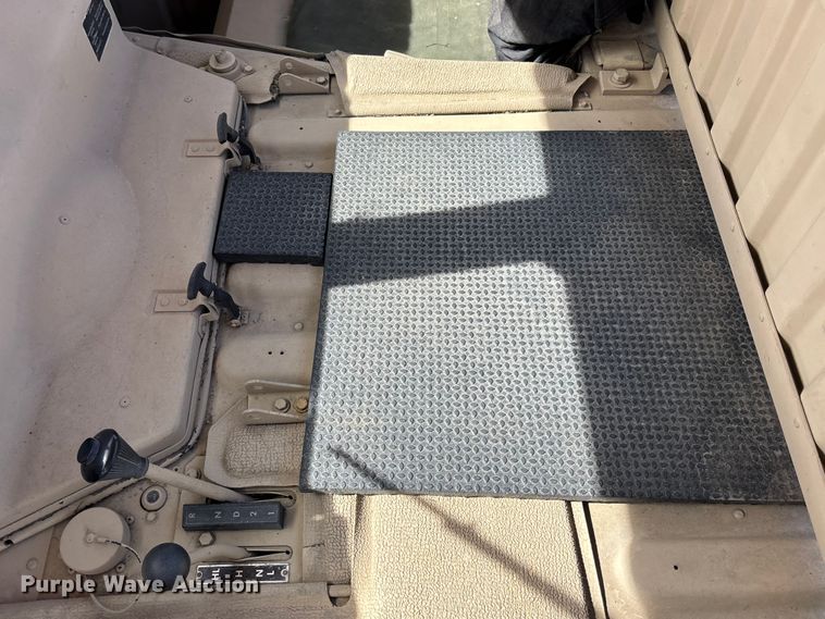 image for item EA4566 2007 AM General M1097R1 SUV