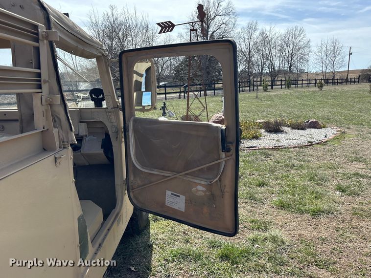 image for item EA4566 2007 AM General M1097R1 SUV