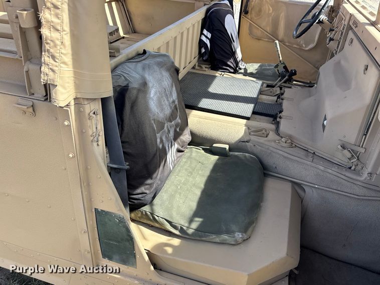 image for item EA4566 2007 AM General M1097R1 SUV