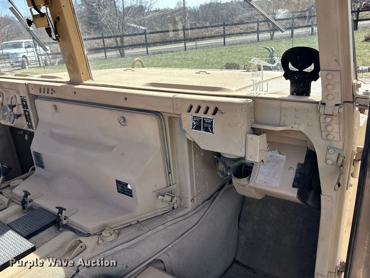 image for item EA4566 2007 AM General M1097R1 SUV