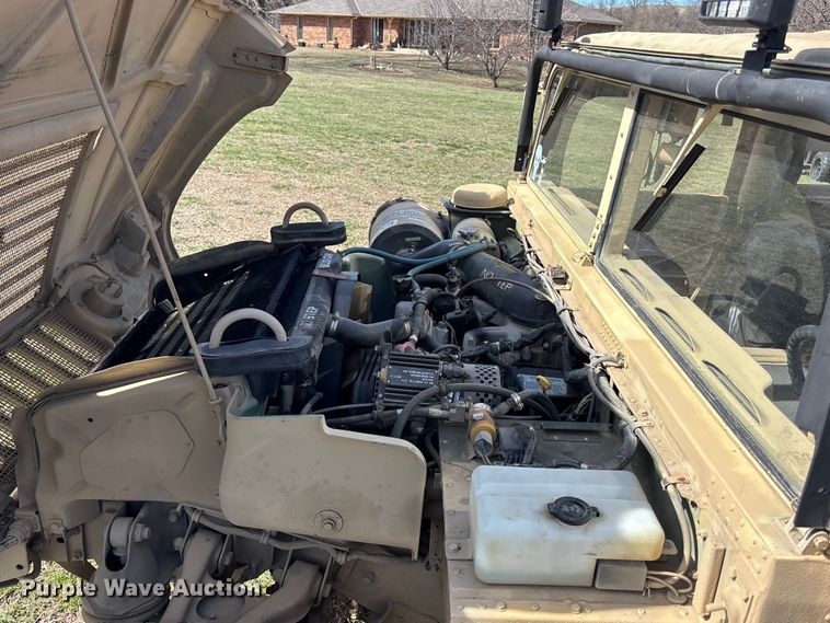 image for item EA4566 2007 AM General M1097R1 SUV