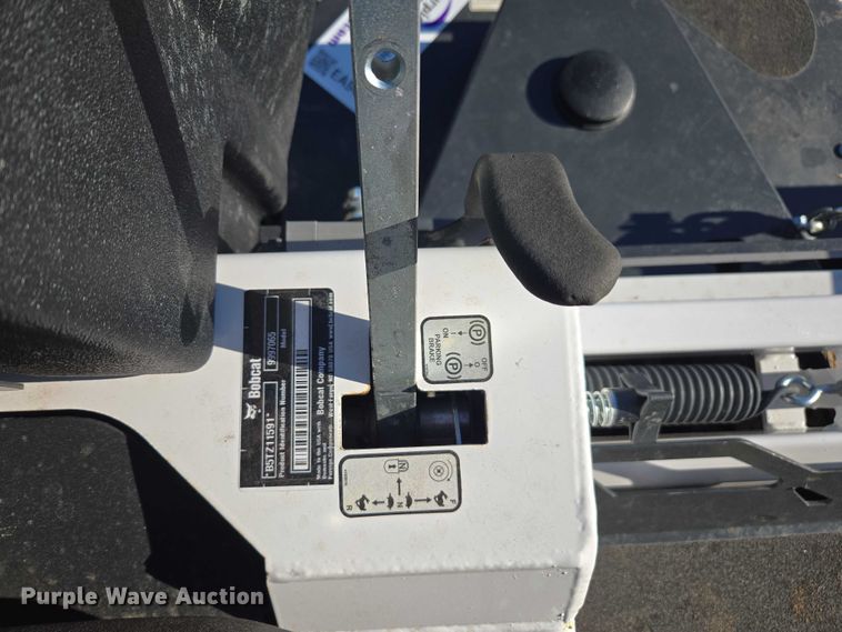 image for item EA5463 2004 Bobcat ZT7000 ZTR lawn mower