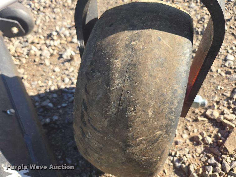 image for item EA5463 2004 Bobcat ZT7000 ZTR lawn mower