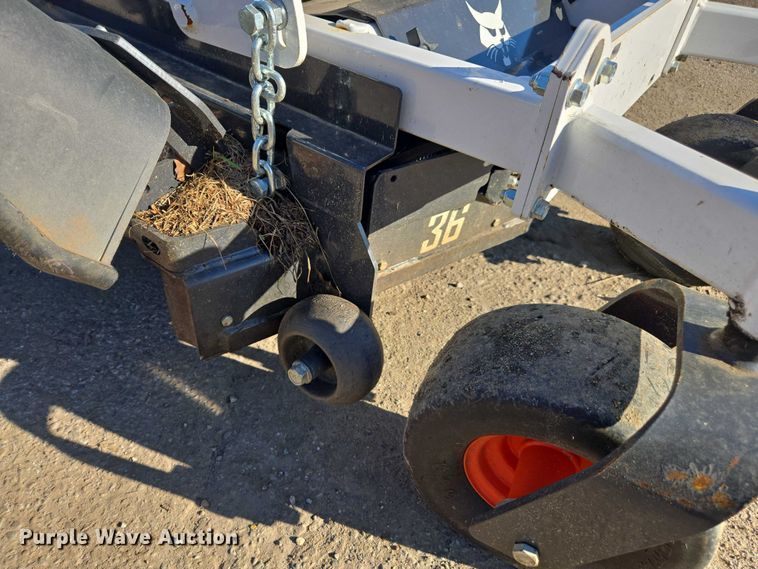 image for item EA5464 2004 Bobcat ZS4000 ZTR lawn mower