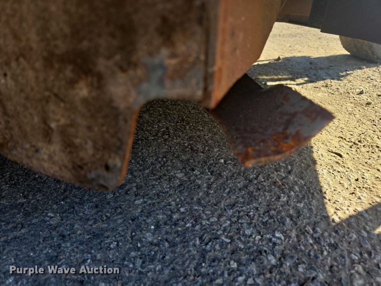 image for item EA5464 2004 Bobcat ZS4000 ZTR lawn mower