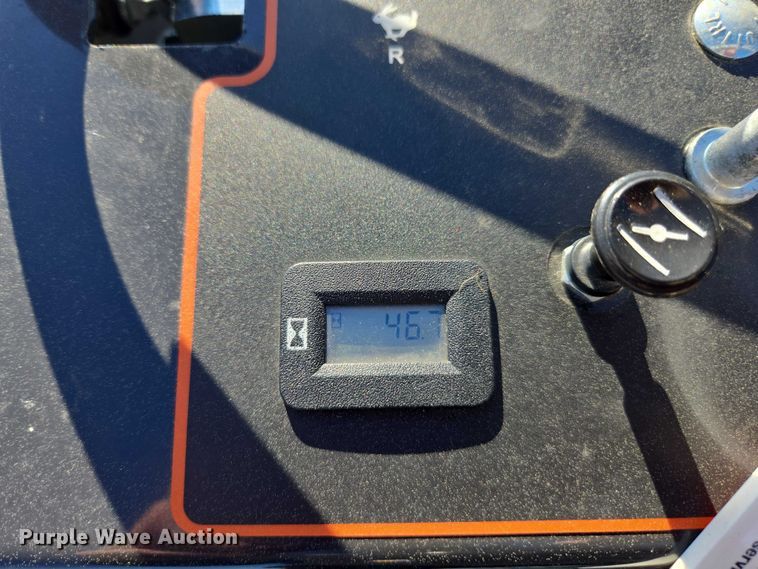 image for item EA5464 2004 Bobcat ZS4000 ZTR lawn mower