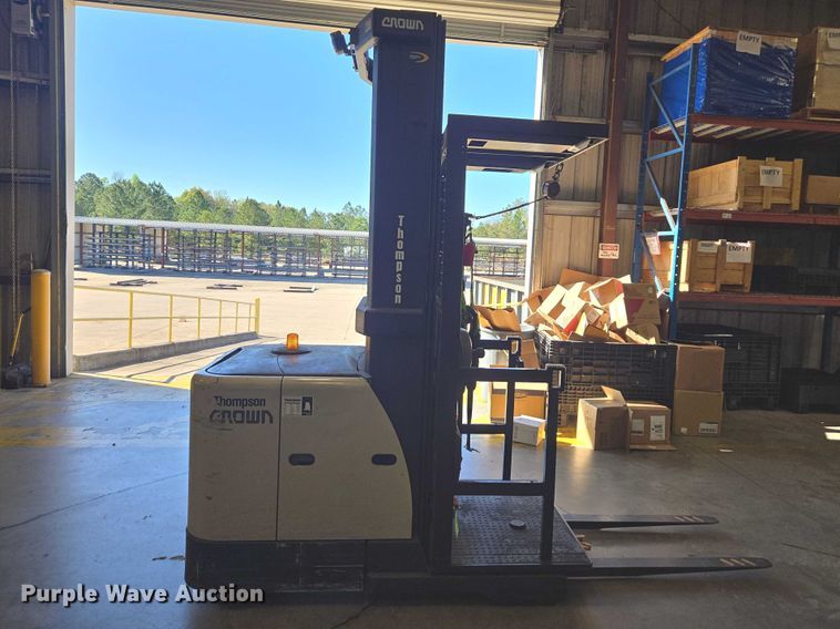 image for item EA5466 2016 Crown SP3520-30 order picker