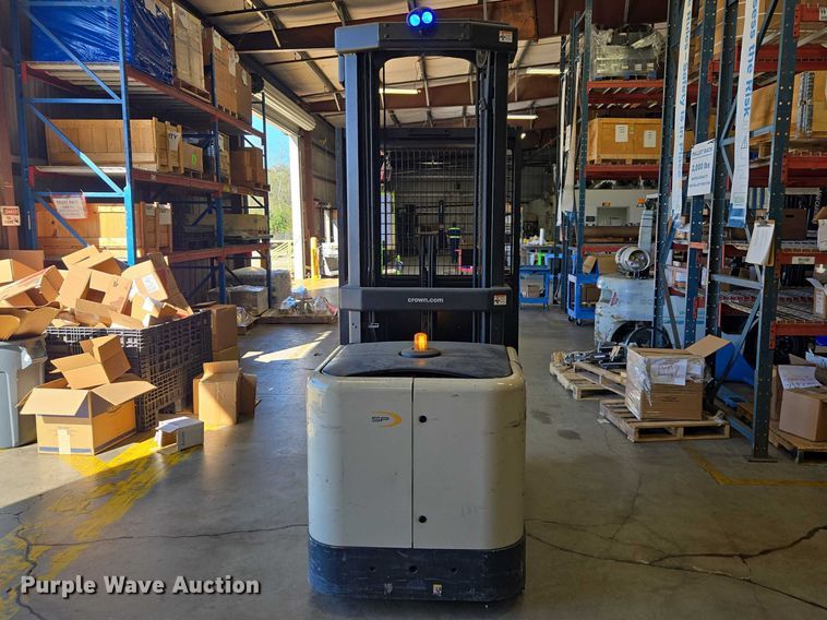 image for item EA5466 2016 Crown SP3520-30 order picker