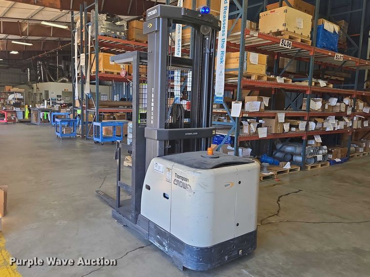 image for item EA5466 2016 Crown SP3520-30 order picker