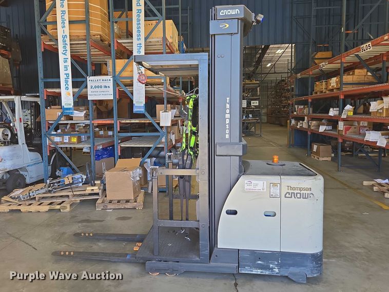 image for item EA5466 2016 Crown SP3520-30 order picker