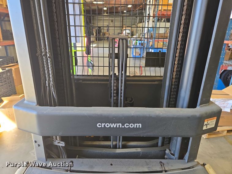 image for item EA5466 2016 Crown SP3520-30 order picker