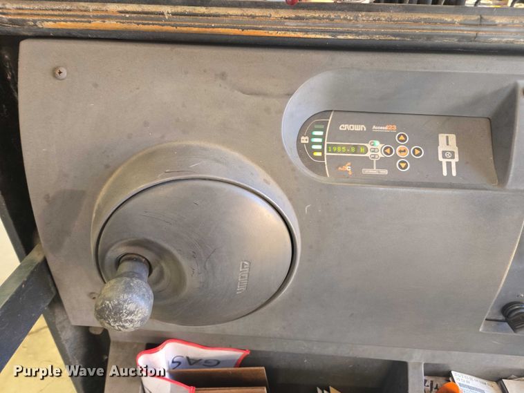 image for item EA5466 2016 Crown SP3520-30 order picker