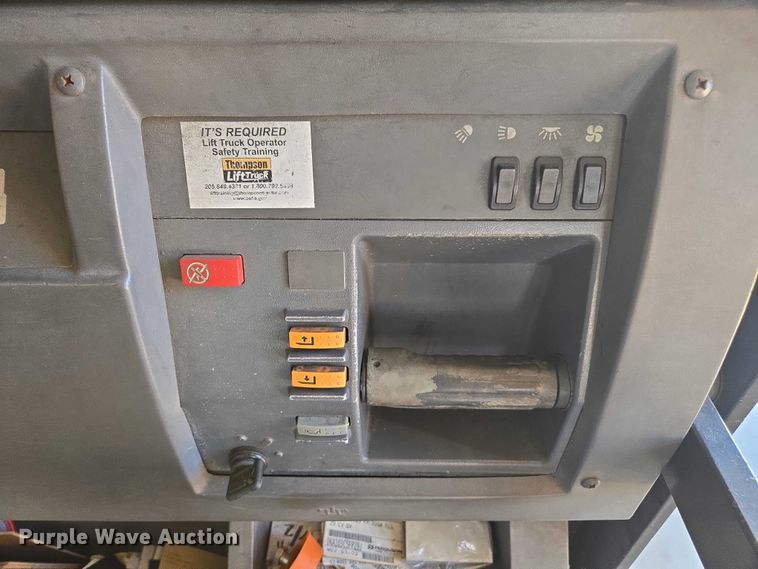 image for item EA5466 2016 Crown SP3520-30 order picker