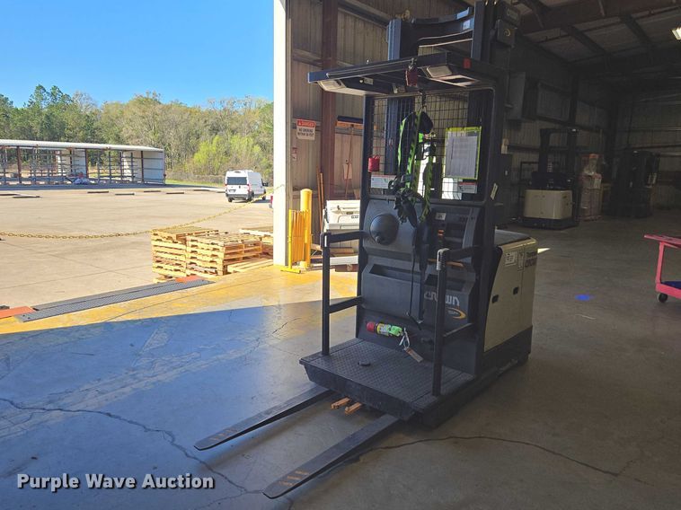 image for item EA5467 2016 Crown SP3520-30 order picker