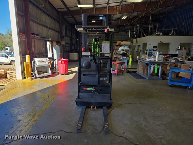 image for item EA5467 2016 Crown SP3520-30 order picker