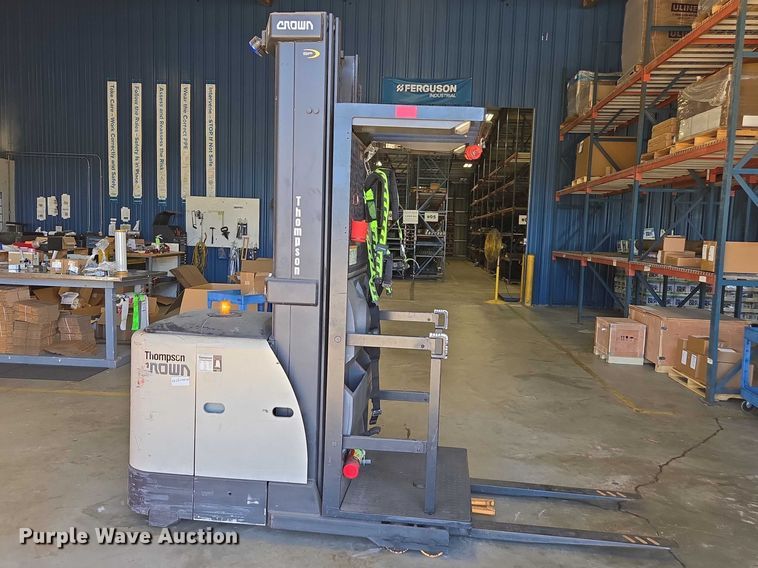 image for item EA5467 2016 Crown SP3520-30 order picker