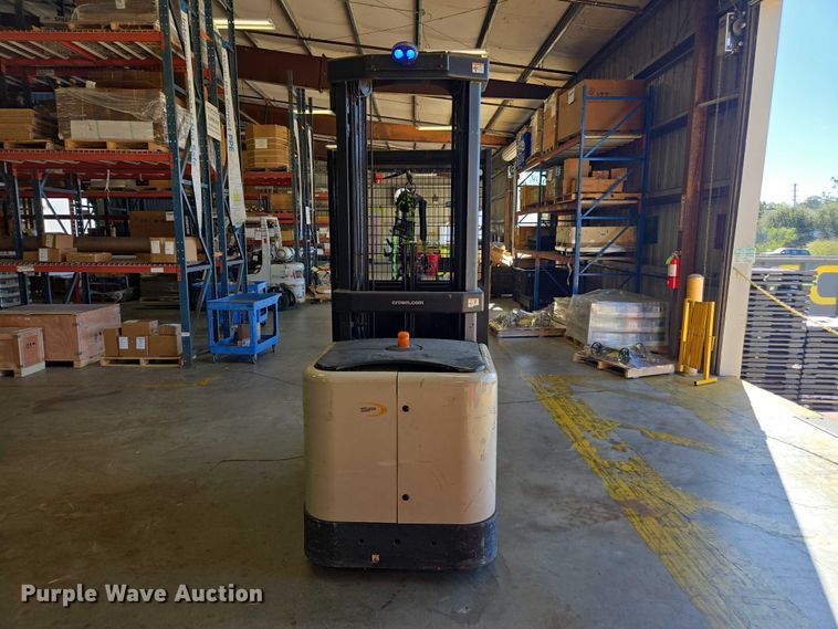 image for item EA5467 2016 Crown SP3520-30 order picker