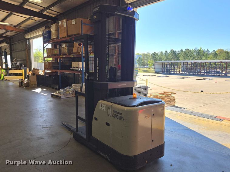 image for item EA5467 2016 Crown SP3520-30 order picker