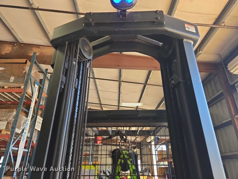 image for item EA5467 2016 Crown SP3520-30 order picker