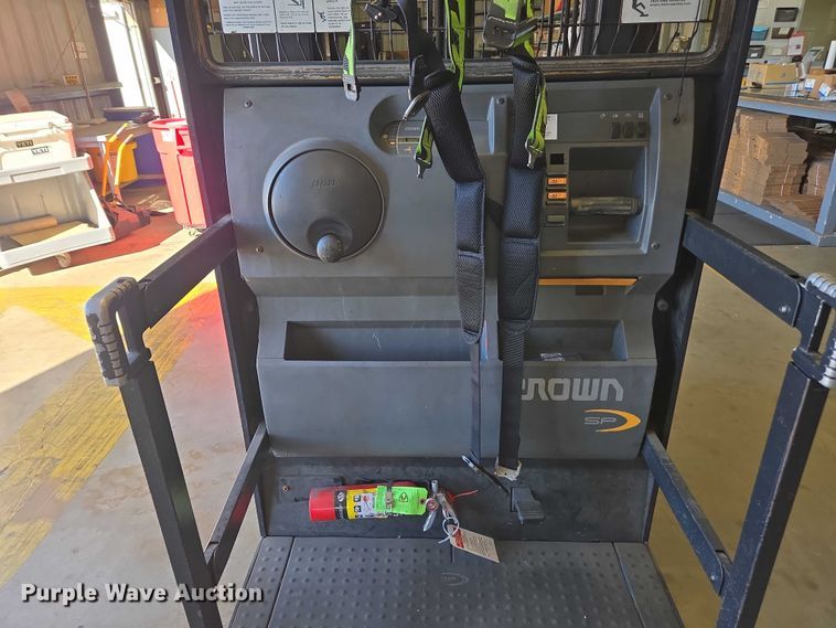 image for item EA5467 2016 Crown SP3520-30 order picker