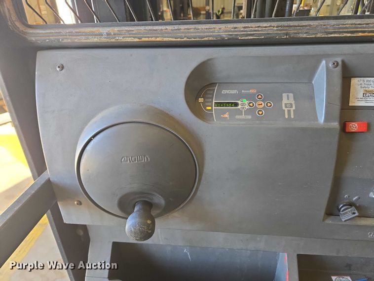 image for item EA5467 2016 Crown SP3520-30 order picker