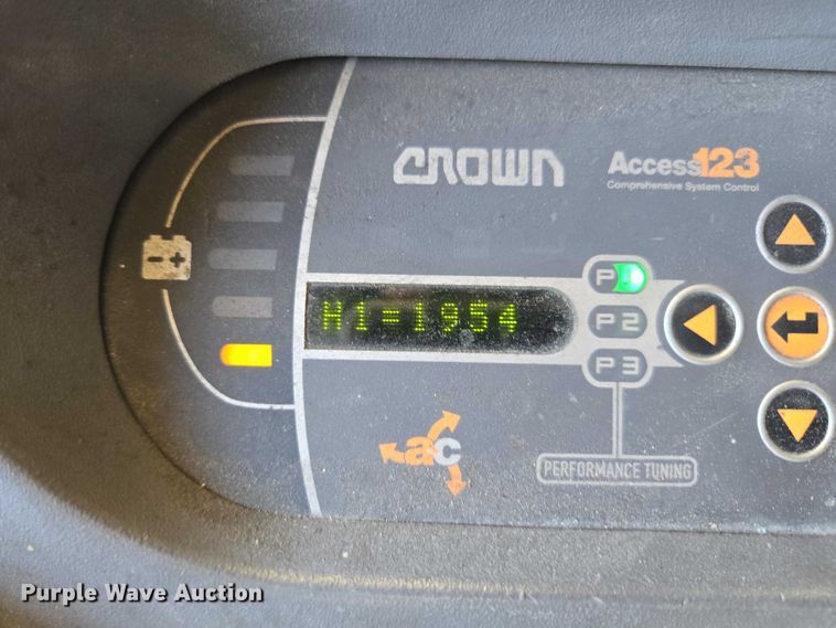 image for item EA5467 2016 Crown SP3520-30 order picker