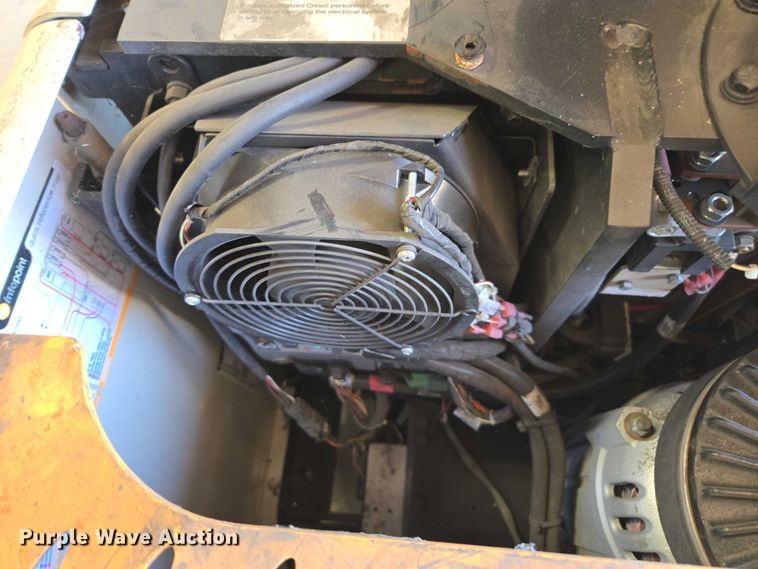 image for item EA5467 2016 Crown SP3520-30 order picker