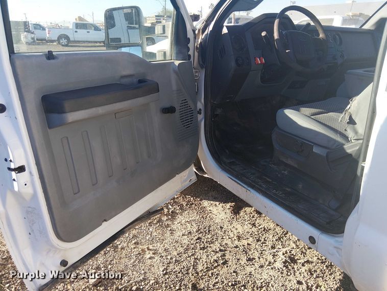 image for item EC1292 2015 Ford F250 Super Duty XL utility bed pickup truck