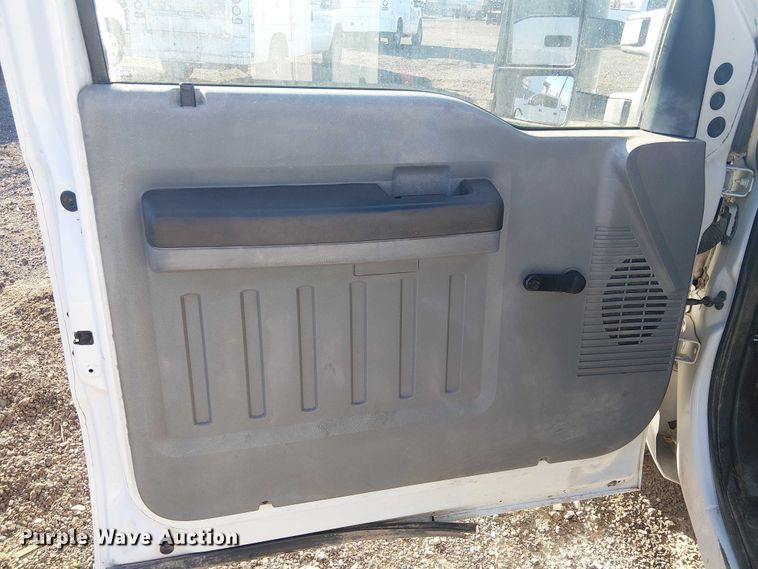 image for item EC1292 2015 Ford F250 Super Duty XL utility bed pickup truck