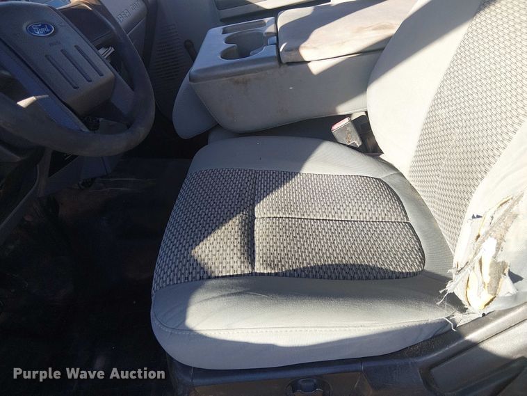 image for item EC1292 2015 Ford F250 Super Duty XL utility bed pickup truck