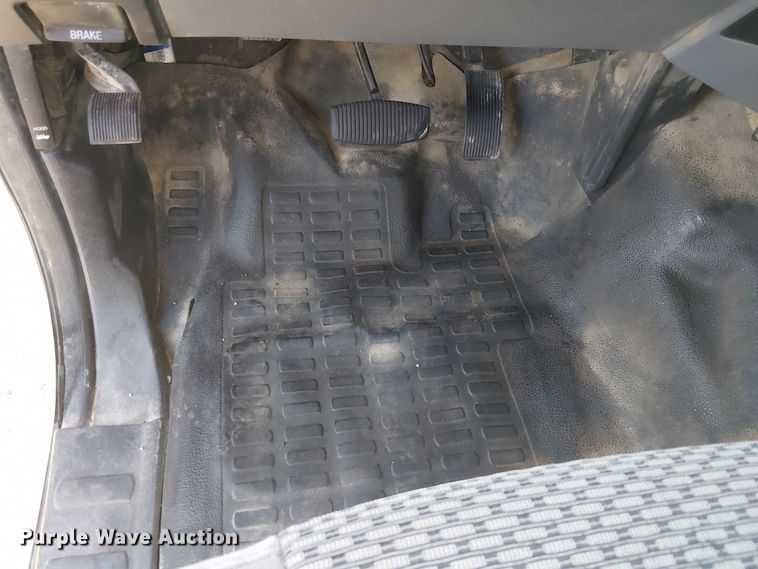 image for item EC1292 2015 Ford F250 Super Duty XL utility bed pickup truck