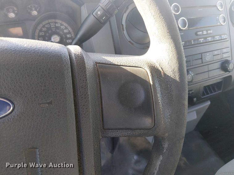 image for item EC1292 2015 Ford F250 Super Duty XL utility bed pickup truck