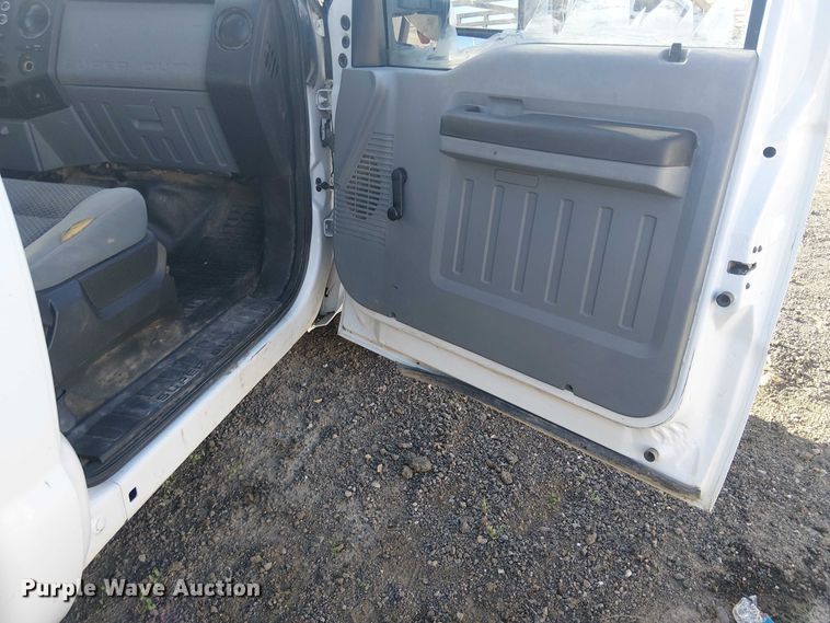 image for item EC1292 2015 Ford F250 Super Duty XL utility bed pickup truck