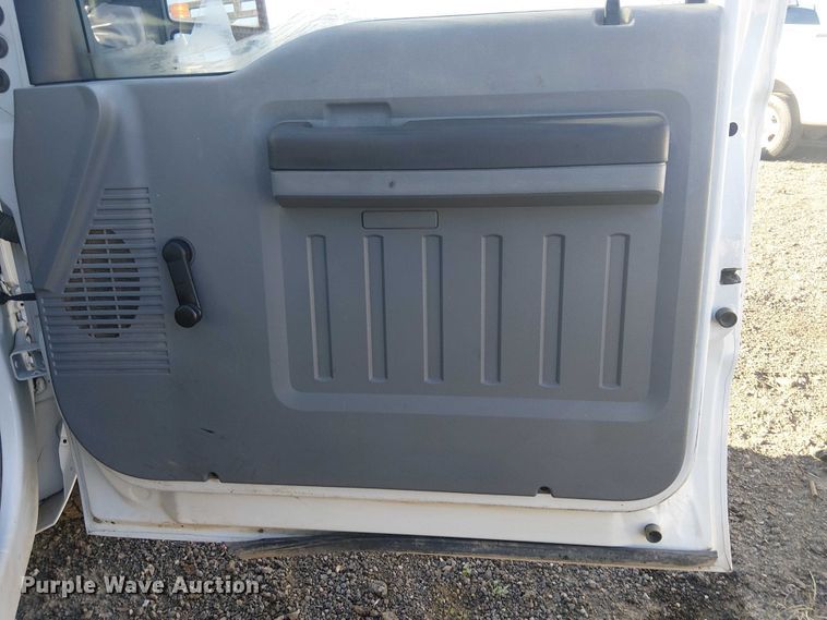 image for item EC1292 2015 Ford F250 Super Duty XL utility bed pickup truck