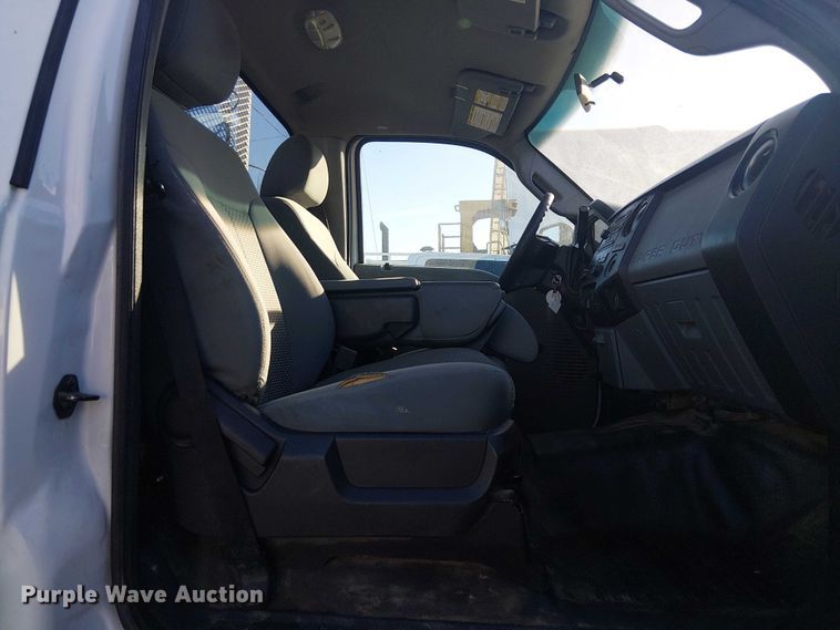 image for item EC1292 2015 Ford F250 Super Duty XL utility bed pickup truck