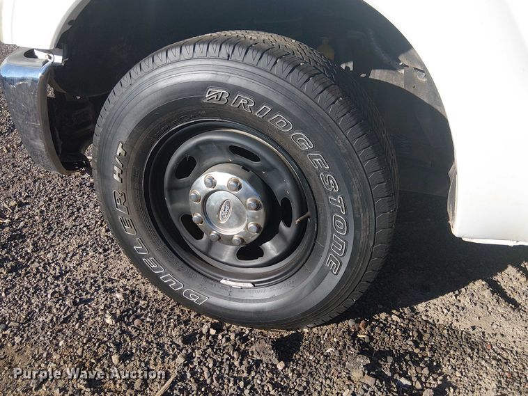 image for item EC1292 2015 Ford F250 Super Duty XL utility bed pickup truck