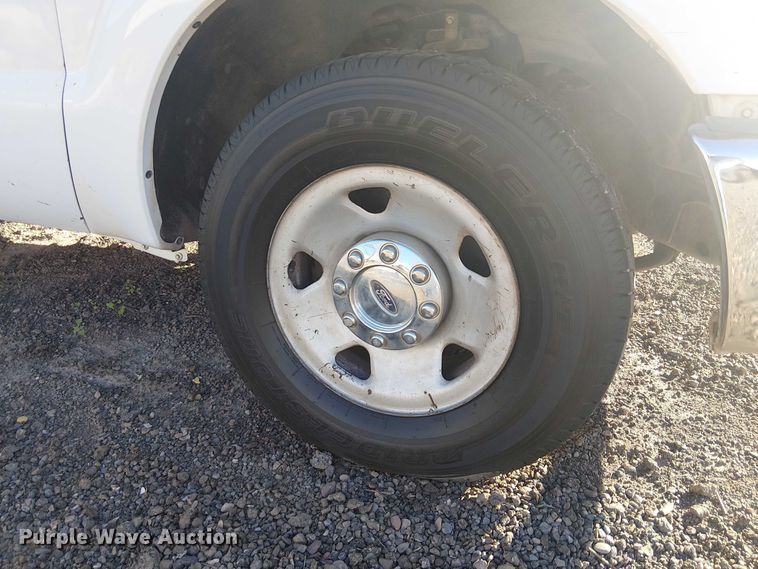 image for item EC1292 2015 Ford F250 Super Duty XL utility bed pickup truck