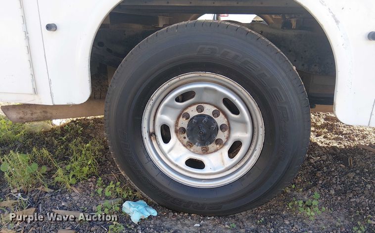 image for item EC1292 2015 Ford F250 Super Duty XL utility bed pickup truck