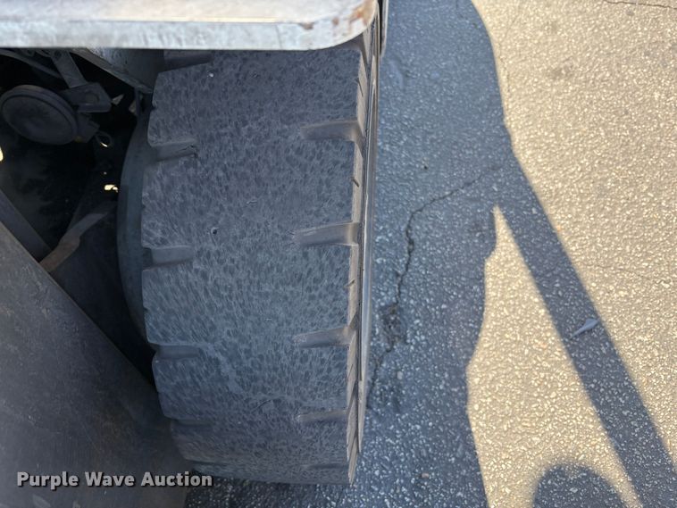 image for item EC8271 2017 UniCarriers PF50 forklift