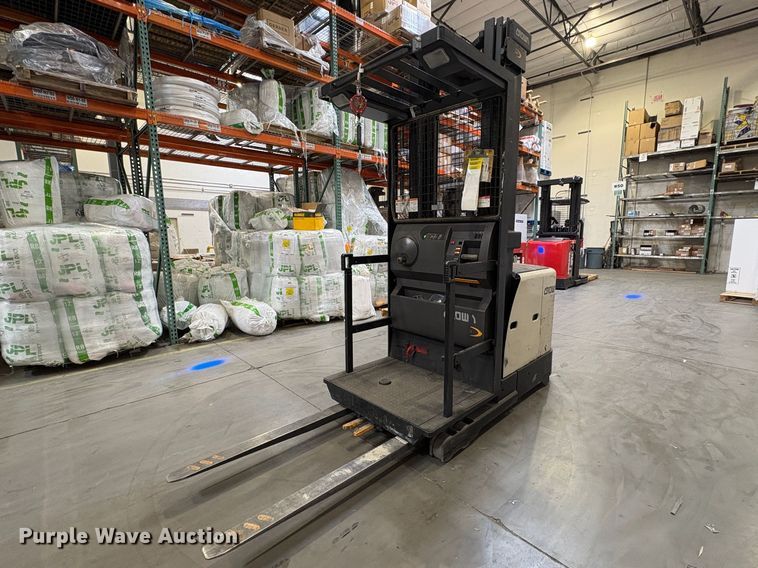 image for item EC8273 2016 Crown SP3520-30 order picker