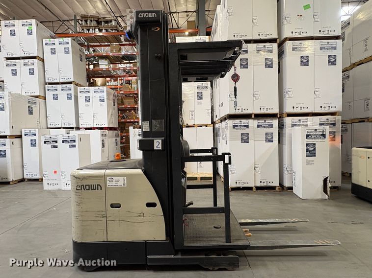 image for item EC8273 2016 Crown SP3520-30 order picker