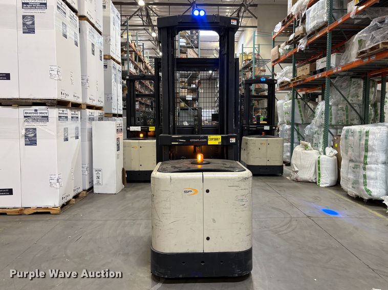 image for item EC8273 2016 Crown SP3520-30 order picker