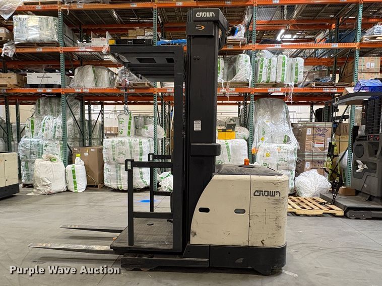 image for item EC8273 2016 Crown SP3520-30 order picker